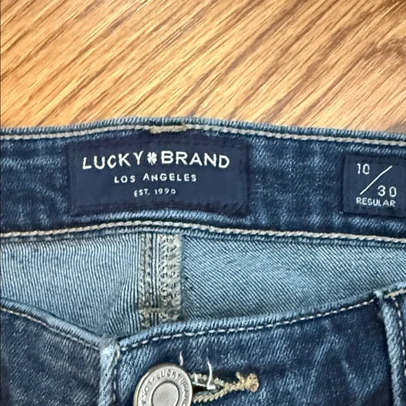 Lucky Brand Sweet Straight Jeans Dark Wash Size 10 / 30 Regular - Picture 2 of 8